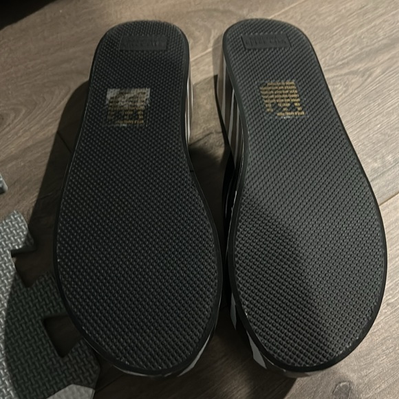 Kate Spade - Picture 3 of 8